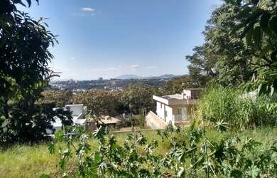 Imagem: O terreno possui 560m² de Área e está localizado em Jardim