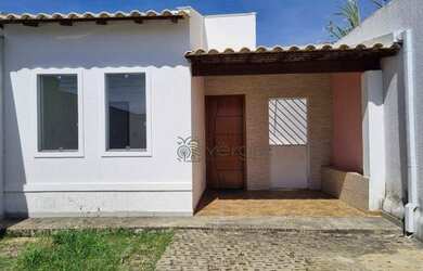 Imagem: A casa possui 3 Dormitórios, 3 Banheiros, 2 Vagas na garagem