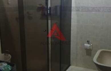 Imagem: A casa possui 4 Dormitórios, 1 Banheiro, 2 Vagas na garagem