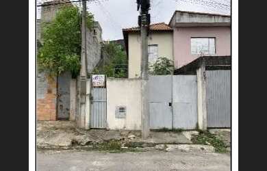 Imagem: A casa possui 2 Dormitórios, 1 Banheiro, 1 Vaga na garagem