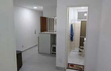 Imagem: O apartamento possui 1 Dormitório, 1 Banheiro, 38m² de Área