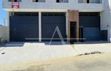 Imagem: O depósito possui 1 Vaga na garagem, 90m² de Área e está