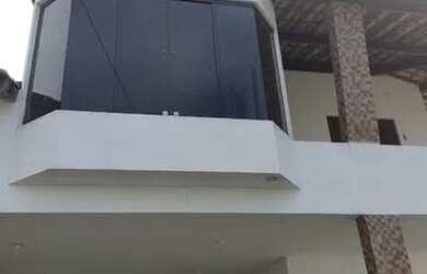 Imagem: A casa possui 5 Dormitórios, 5 Banheiros, 4 Vagas na garagem