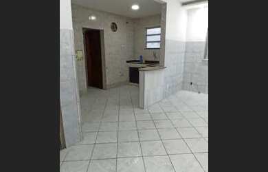 Imagem: A casa possui 1 Dormitório e 1 Banheiro e está localizado