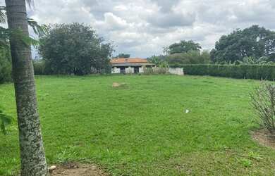 Imagem 6: Condomínio fechado. Piscina, Churrasqueira, 5.000m² de Áreae3 Banheiros