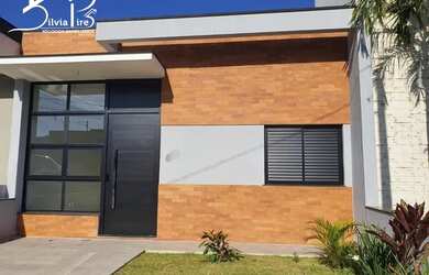 Imagem: A casa em condomínio possui 3 Dormitórios, 3 Banheiros, 2