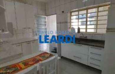 Imagem: A casa possui 3 Dormitórios, 2 Banheiros, 1 Vaga na garagem