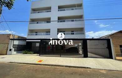 Imagem: O apartamento possui 1 Dormitório, 1 Banheiro, 1 Vaga na garagem