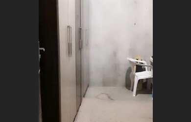 Imagem: A casa possui 3 Dormitórios, 1 Banheiro, 3 Vagas na garagem