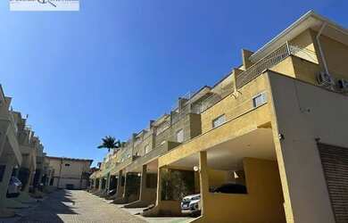 Imagem: A casa em condomínio possui 3 Dormitórios, 3 Banheiros, 2