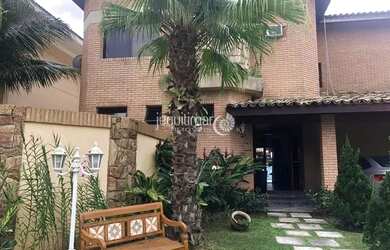 Imagem: A casa em condomínio possui 4 Dormitórios, 5 Banheiros, 4