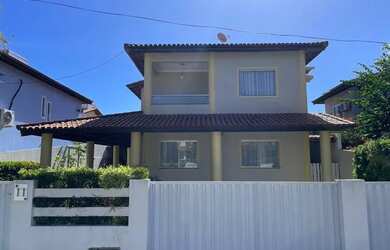 Imagem: A casa em condomínio possui 4 Dormitórios, 1 Banheiro, 3 Vagas