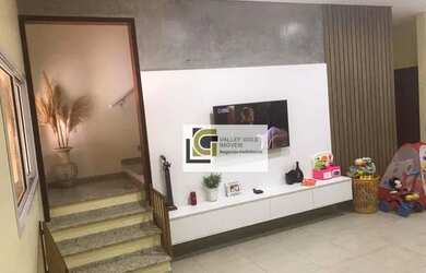 Imagem: A casa possui 3 Dormitórios, 3 Banheiros, 2 Vagas na garagem