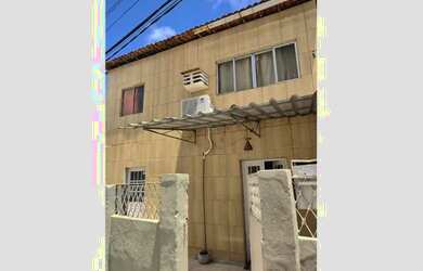 Imagem: A casa possui 2 Dormitórios, 2 Banheiros, 1 Vaga na garagem