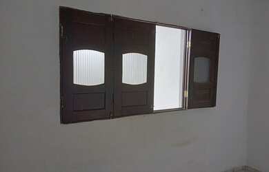 Imagem: A casa possui 2 Dormitórios e 1 Banheiro e está localizado