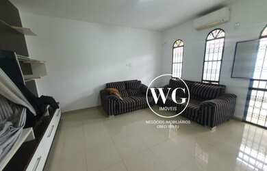 Imagem: A casa possui 3 Dormitórios, 3 Banheiros e 3 Vagas na garagem