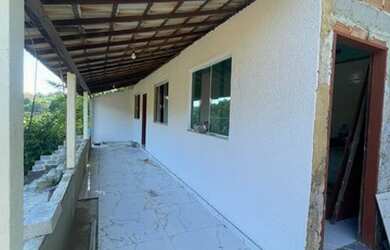 Imagem: A casa possui 3 Dormitórios, 2 Banheiros e está localizado