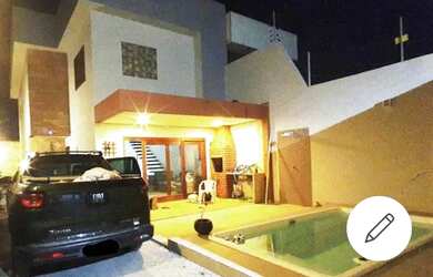 Imagem: A casa possui 3 Dormitórios, 3 Banheiros, 3 Vagas na garagem