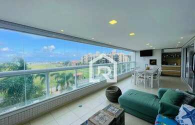 Imagem: O apartamento possui 4 Dormitórios, 5 Banheiros, 3 Vagas na