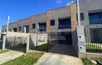 Imagem: A casa possui 3 Dormitórios, 1 Banheiro, 1 Vaga na garagem