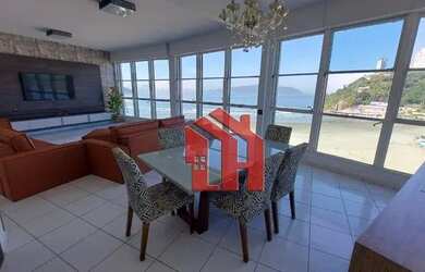 Imagem: O apartamento possui 4 Dormitórios, 3 Banheiros, 3 Vagas na