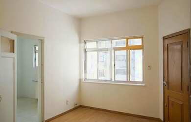 Imagem: O apartamento possui 2 Dormitórios, 1 Banheiro, 75m² de Área