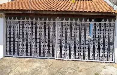 Imagem: A casa possui 2 Dormitórios, 2 Banheiros, 2 Vagas na garagem