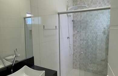 Imagem: A casa em condomínio possui 3 Dormitórios, 3 Banheiros, 2