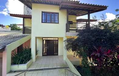 Imagem: A casa possui 5 Dormitórios, 4 Banheiros, 3 Vagas na garagem