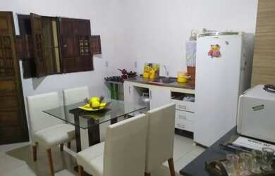 Imagem: A casa possui 2 Dormitórios, 3 Banheiros, 2 Vagas na garagem