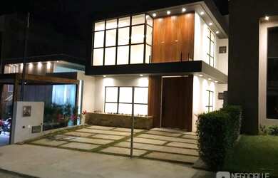 Imagem: A casa em condomínio possui 3 Dormitórios, 3 Banheiros, 2