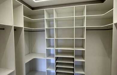 Imagem 8: Apartamento para aluguel possui 221 metros quadrados com 4 quartos