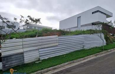 Imagem: O terreno possui 600m² de Área e está localizado em Santa