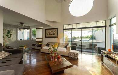 Imagem: A casa em condomínio possui 4 Dormitórios, 5 Banheiros, 4