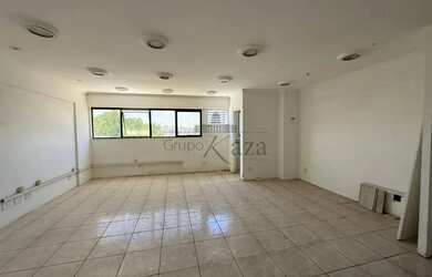 Imagem: O depósito possui 1 Vaga na garagem e 45m² de Área e está