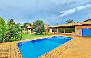 Imagem: A casa em condomínio possui 3 Dormitórios, 5 Banheiros, 4