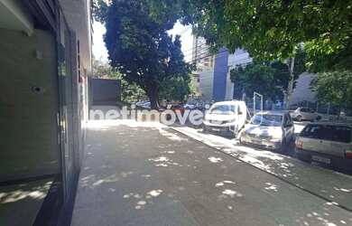 Imagem: O depósito possui 1 Vaga na garagem e 321m² de Área e está