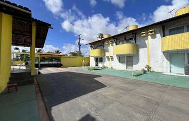 Imagem: A casa em condomínio possui 3 Dormitórios, 3 Banheiros, 2