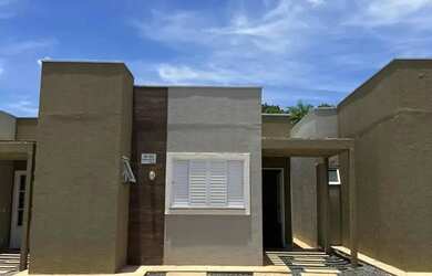 Imagem: A casa em condomínio possui 2 Dormitórios, 2 Banheiros, 1