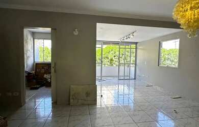 Imagem: O apartamento possui 4 Dormitórios, 3 Banheiros, 2 Vagas na