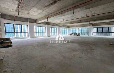 Imagem: O depósito possui 5 Vagas na garagem e 272m² de Área e está