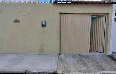 Imagem: A casa possui 2 Dormitórios, 1 Banheiro, 1 Vaga na garagem