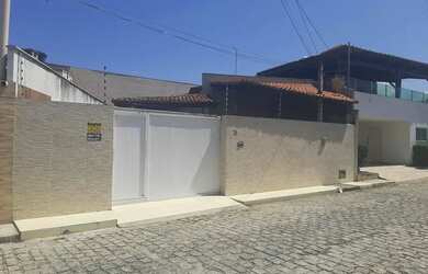 Imagem: A casa em condomínio possui 3 Dormitórios, 3 Banheiros, 2