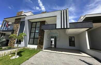 Imagem: A casa em condomínio possui 3 Dormitórios, 3 Banheiros, 4