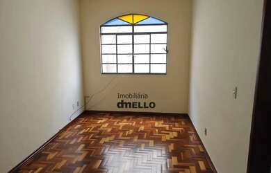 Imagem: O apartamento possui 3 Dormitórios, 1 Banheiro, 1 Vaga na garagem