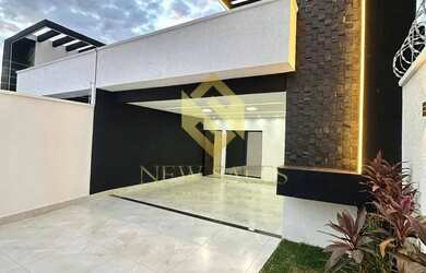 Imagem: A casa possui 3 Dormitórios, 3 Banheiros, 4 Vagas na garagem