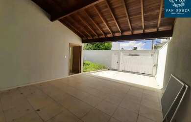 Imagem: A casa possui 3 Dormitórios, 3 Banheiros, 3 Vagas na garagem