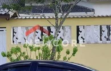 Imagem: A casa possui 3 Dormitórios, 3 Banheiros, 2 Vagas na garagem