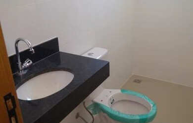 Imagem: Área privativa, apto. 2 qtos, sala, coz, banho, 1 vaga livre