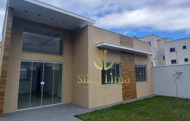 Imagem: A casa possui 3 Dormitórios, 2 Banheiros, 1 Vaga na garagem